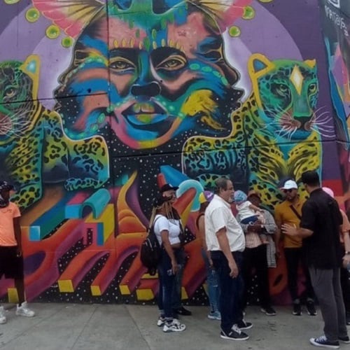 COMUNA 13 GRAFFITI TOUR con viajes de pueblo en pueblo