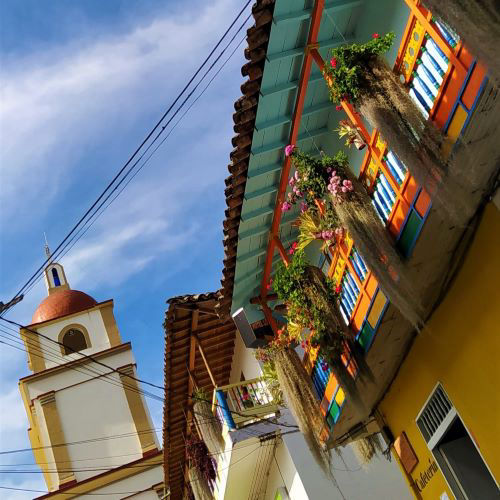 Tour norte colonial con Viajes de Pueblo en Pueblo