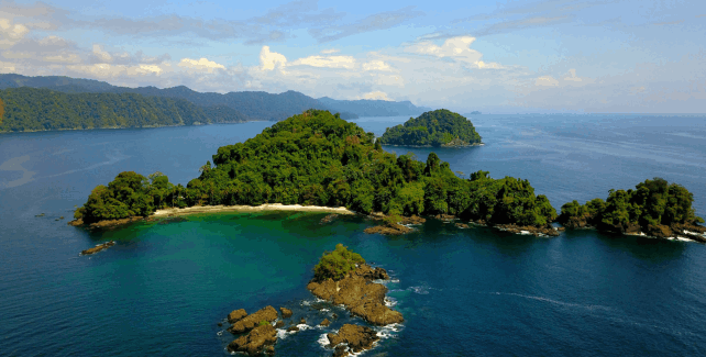 Plan a Bahía Solano desde Medellín con viajes de Pueblo en Pueblo