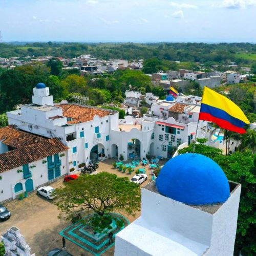 Tour al Santorini antioqueño con viajes de Pueblo en Pueblo