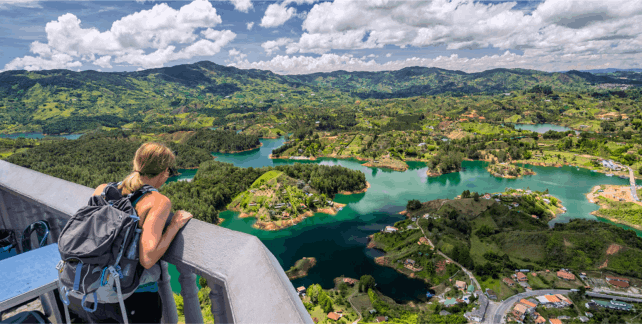 Graffiti tour Comuna 13 + transporte + alimentación